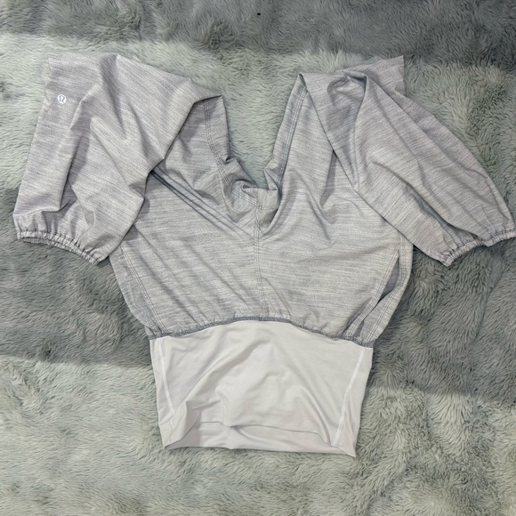Sz 6 Lululemon Heather Grey Lightweight Om Pant | Roll Down Waist Cropped Pants - Picture 6 of 7